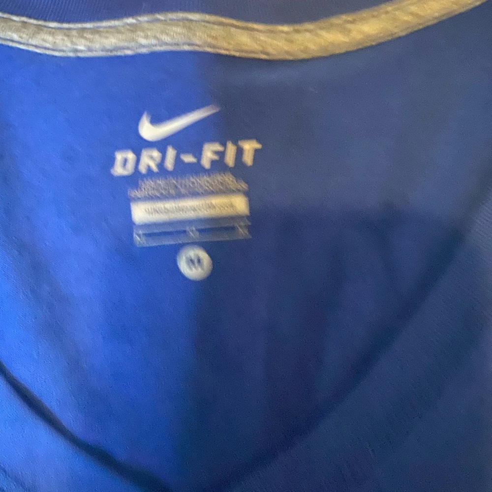 Nike Dri-Fit lot size med. tshirt, tank & capris - Picture 4 of 9
